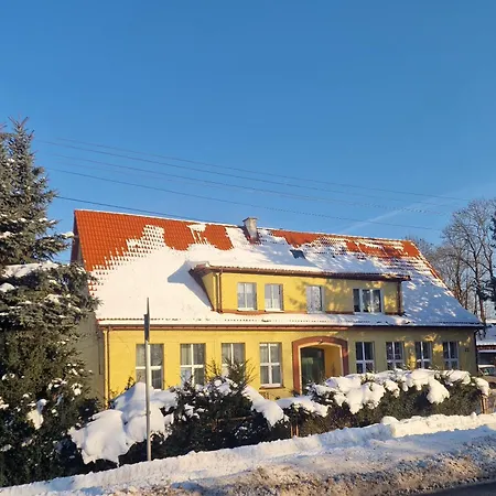 Szkoła Pod żurawiem - Dom Gościnny Na Mazurach *